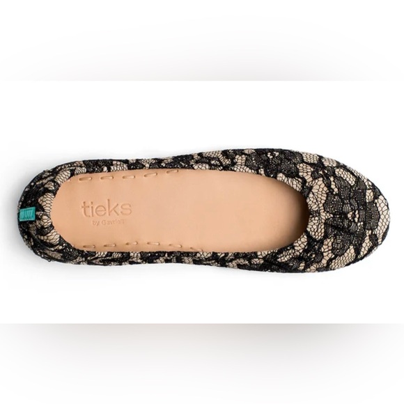 Tieks Shoes - Tieks Black and Tan Comfort Flats with Artisanal Design